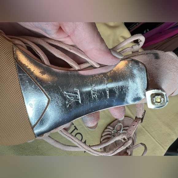 ❌❌❌SOLD❌❌❌Authentic Louis Vuitton Strappy heels - Picture 13 of 16